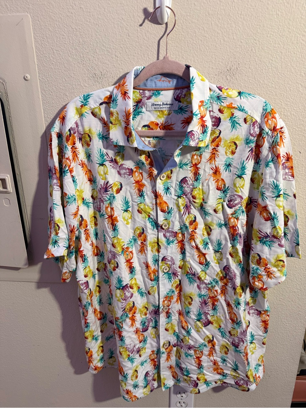 Tommy Bahama Veracruz Cay Men’s L Pineapple Print Short Sleeve Shirt